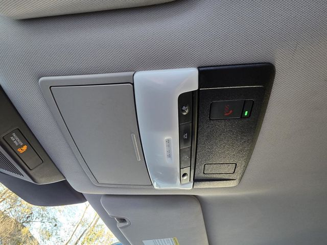 2022 Nissan Pathfinder SV 2WD - 22982571 - 27