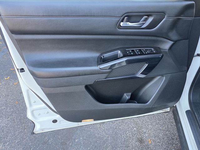 2022 Nissan Pathfinder SV 2WD - 22982571 - 31