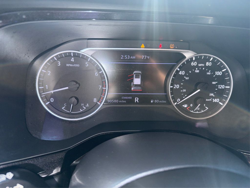 Nissan Pathfinder photo 16