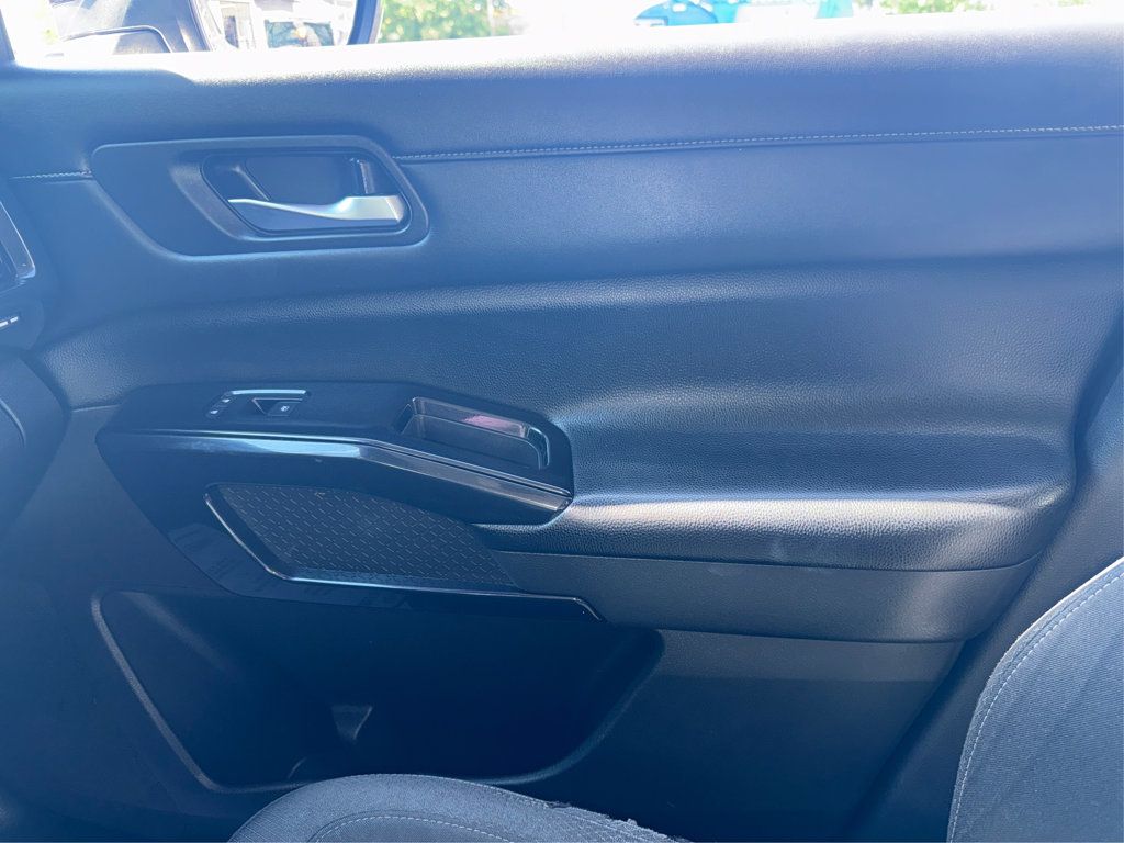 Nissan Pathfinder photo 19