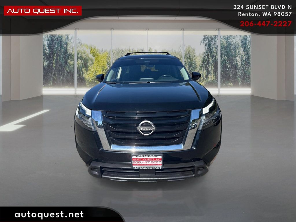 Nissan Pathfinder photo 2
