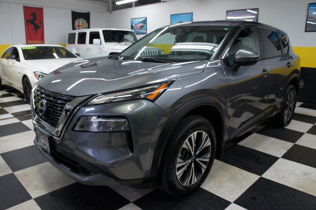 2022 Nissan Rogue SV photo 2