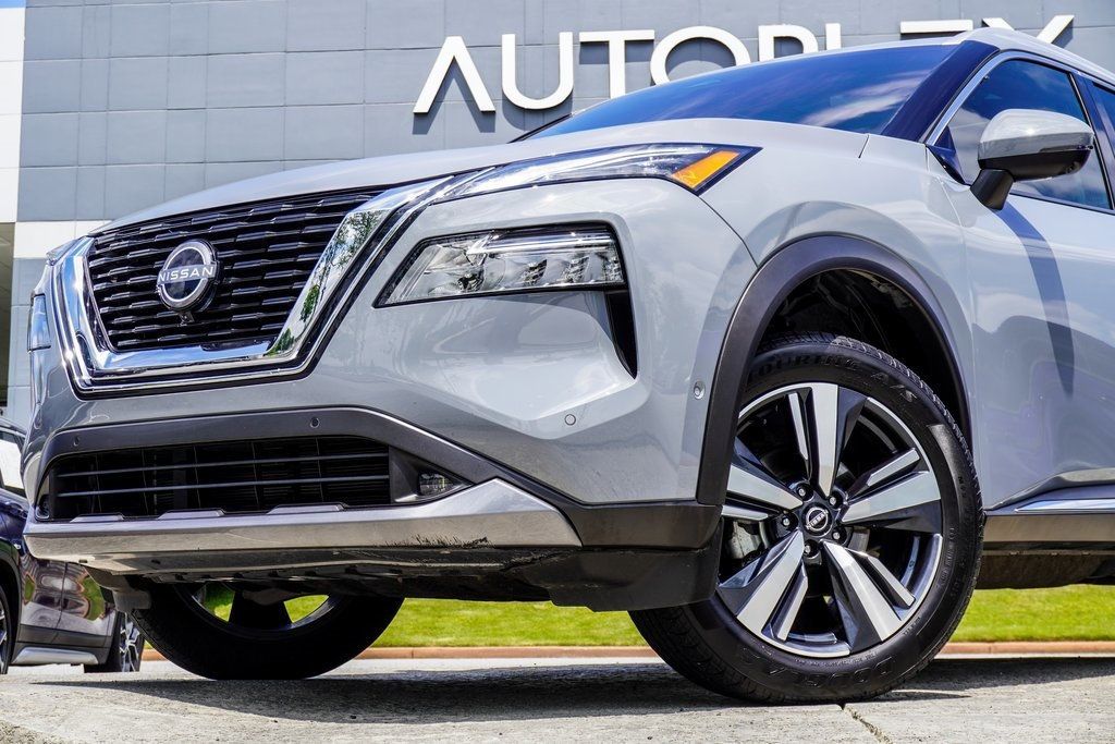 2022 Nissan Rogue SL photo 2