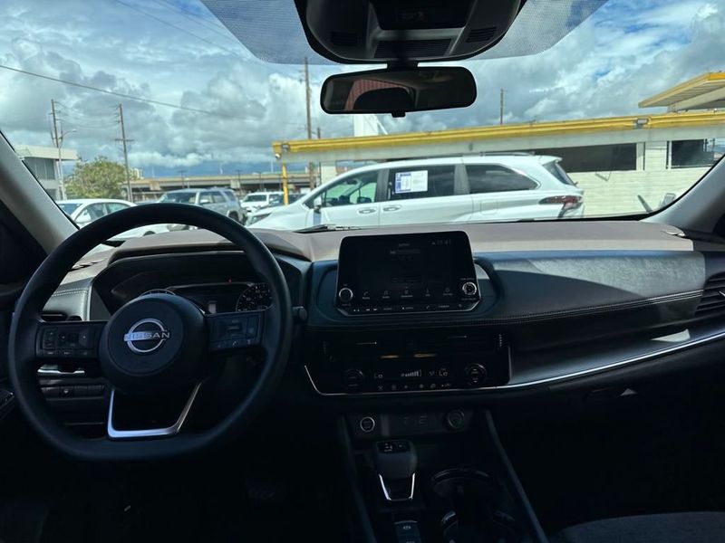 2022 Nissan Rogue AWD SV - 22916194 - 13