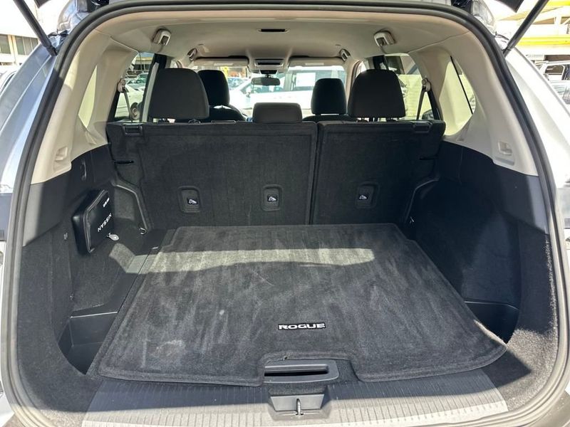 2022 Nissan Rogue AWD SV - 22916194 - 19