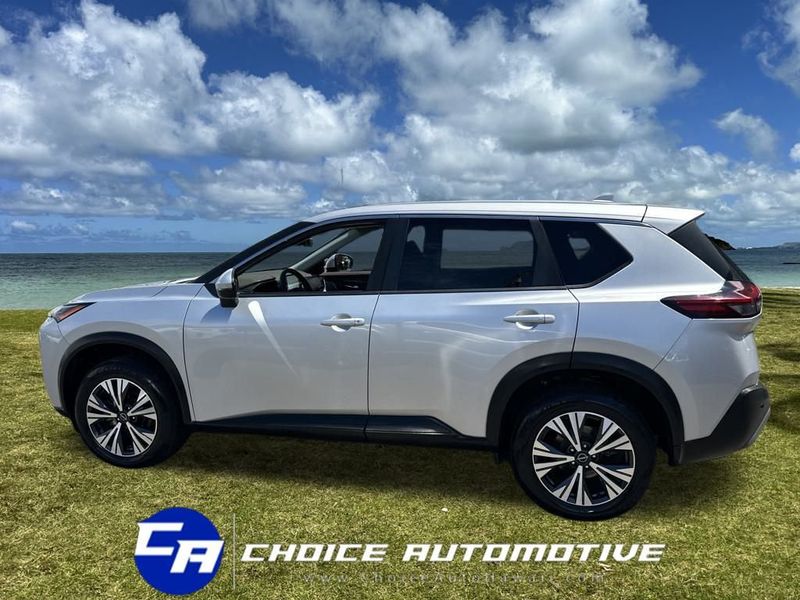 2022 Nissan Rogue SV photo 3
