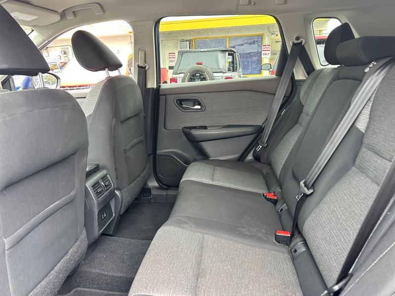 2022 Nissan Rogue AWD SV - 22916315 - 14