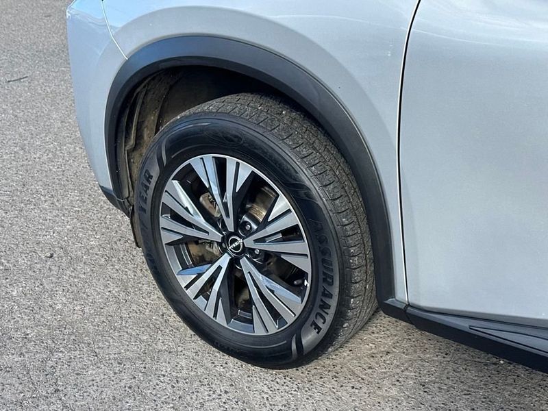 2022 Nissan Rogue AWD SV - 22934470 - 11