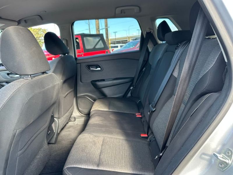 2022 Nissan Rogue AWD SV - 22934470 - 14