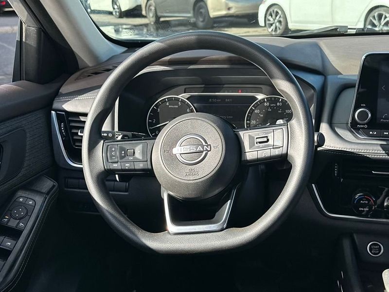 2022 Nissan Rogue AWD SV - 22934470 - 17