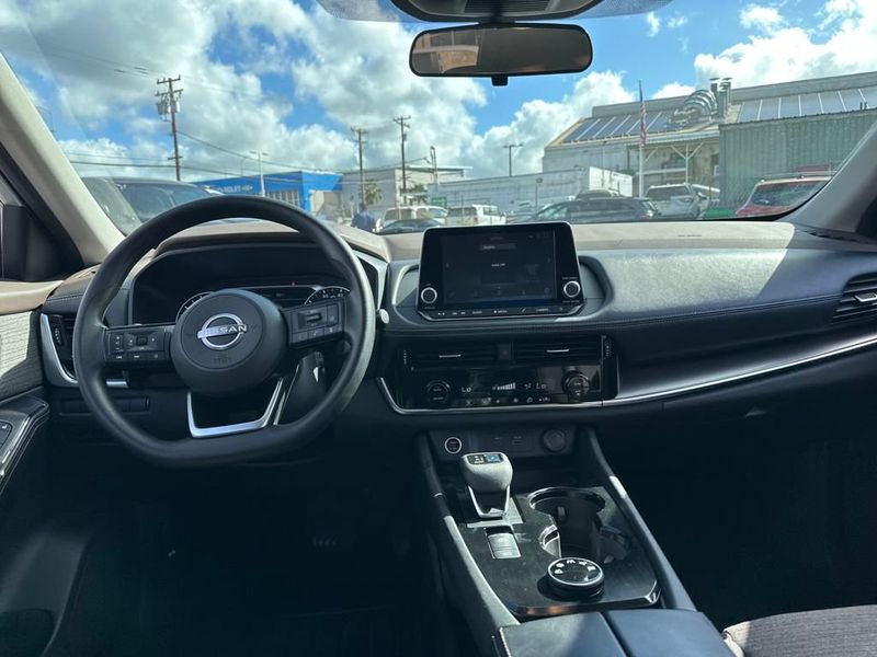 2022 Nissan Rogue AWD SV - 22939101 - 13