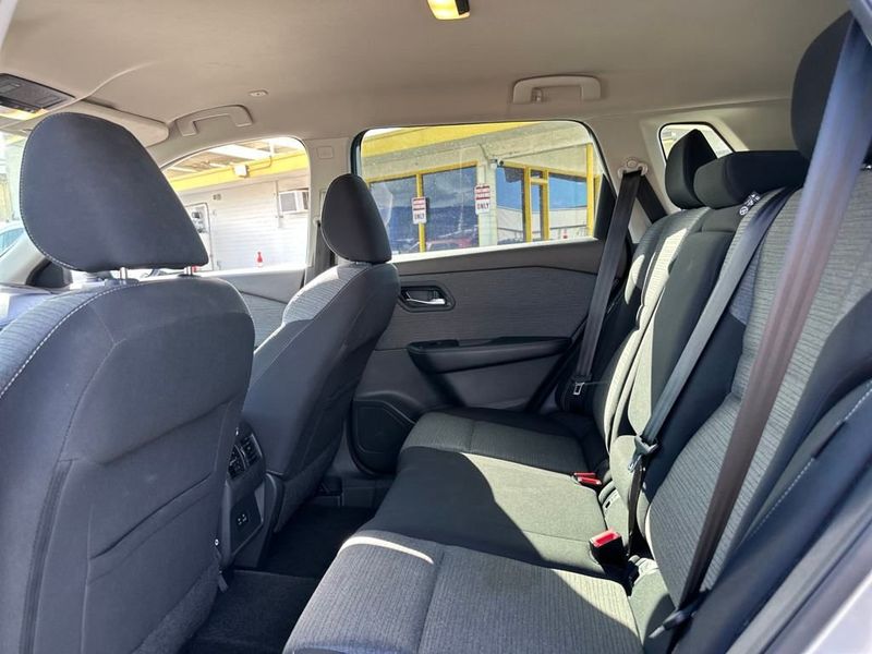 2022 Nissan Rogue AWD SV - 22939101 - 14