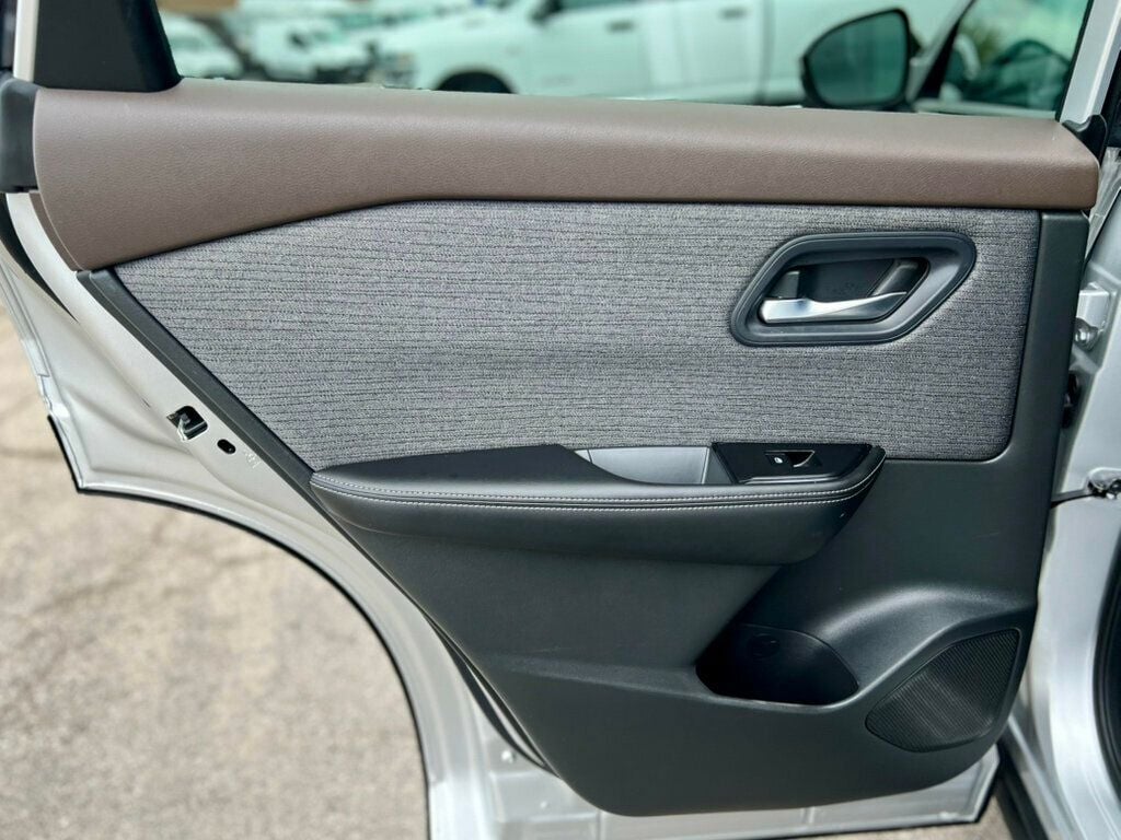 2022 Nissan Rogue AWD SV - 23027294 - 13
