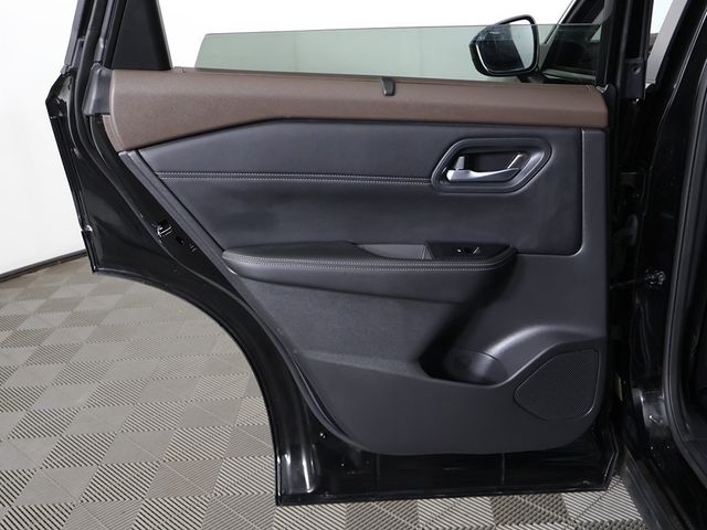 2022 Nissan Rogue AWD SV - 22935636 - 24