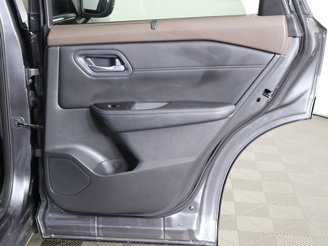 2022 Nissan Rogue AWD SV - 22955177 - 27