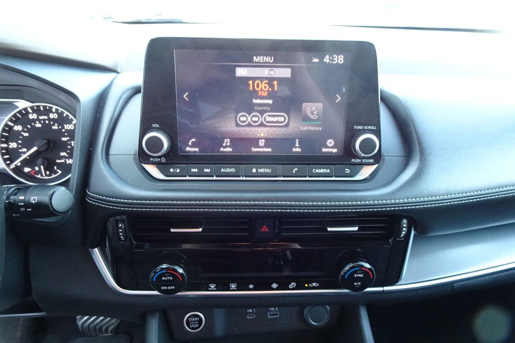 2022 Nissan Rogue SV photo 16