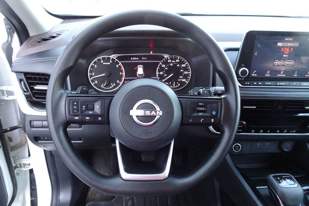 2022 Nissan Rogue SV photo 17
