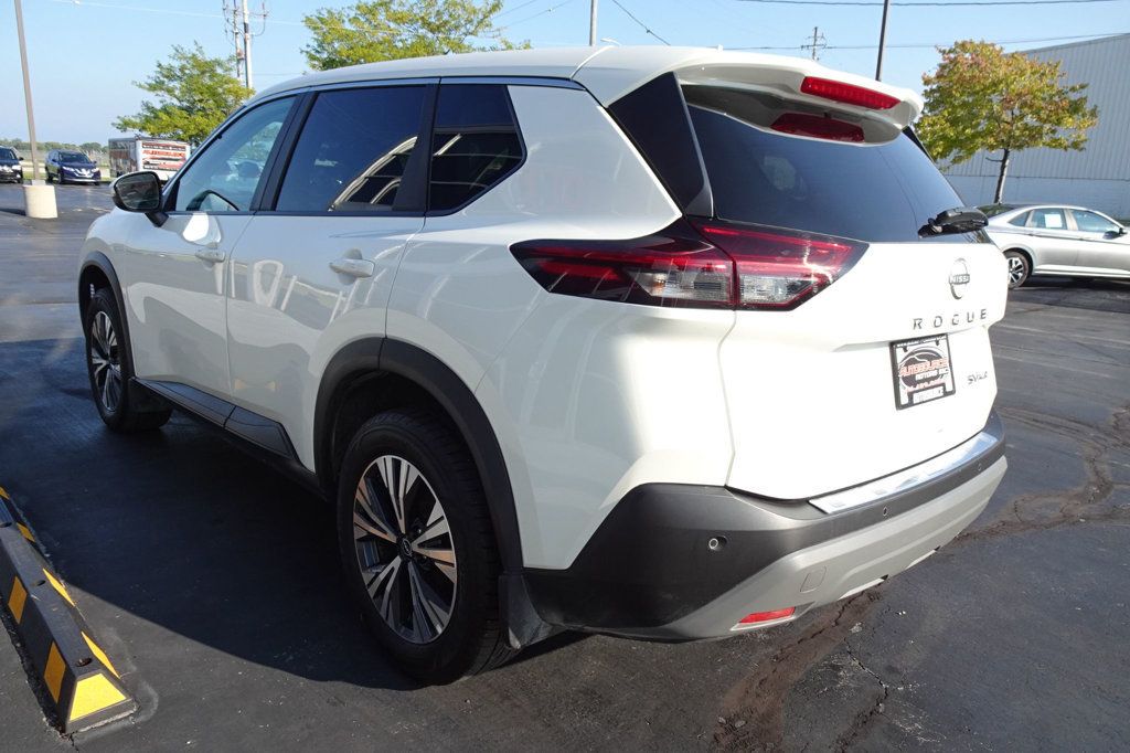 2022 Nissan Rogue SV photo 6