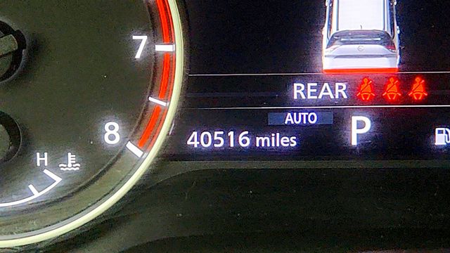 2022 Nissan Rogue AWD SV w/ Illuminated Kick Plates - 23023489 - 14
