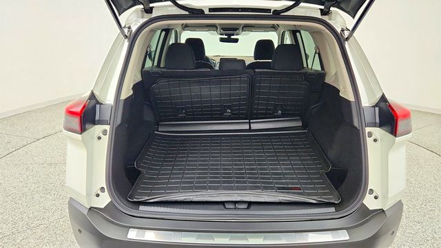 2022 Nissan Rogue AWD SV w/ Illuminated Kick Plates - 23023489 - 19