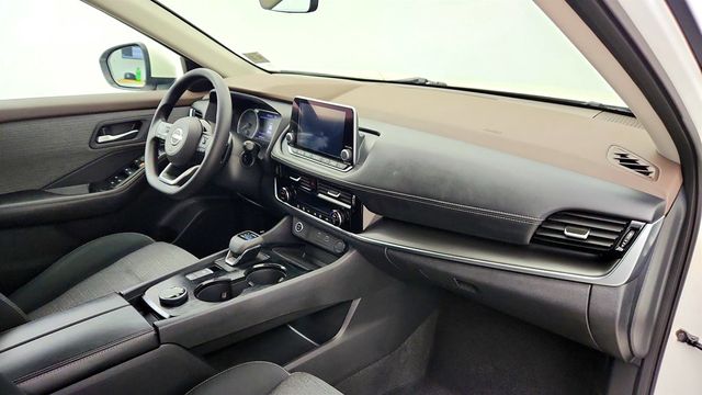 2022 Nissan Rogue AWD SV w/ Illuminated Kick Plates - 23023489 - 22