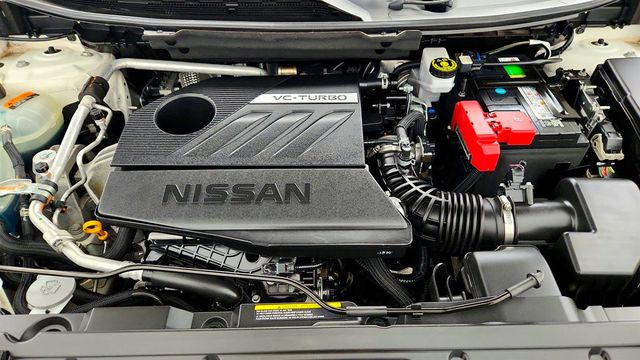2022 Nissan Rogue AWD SV w/ Illuminated Kick Plates - 23023489 - 24