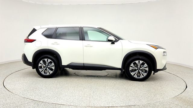 2022 Nissan Rogue AWD SV w/ Illuminated Kick Plates - 23023489 - 3