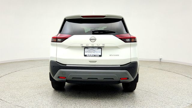 2022 Nissan Rogue AWD SV w/ Illuminated Kick Plates - 23023489 - 5