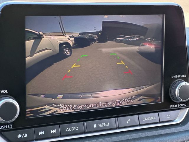 2022 Nissan Rogue FWD SV - 22952151 - 16