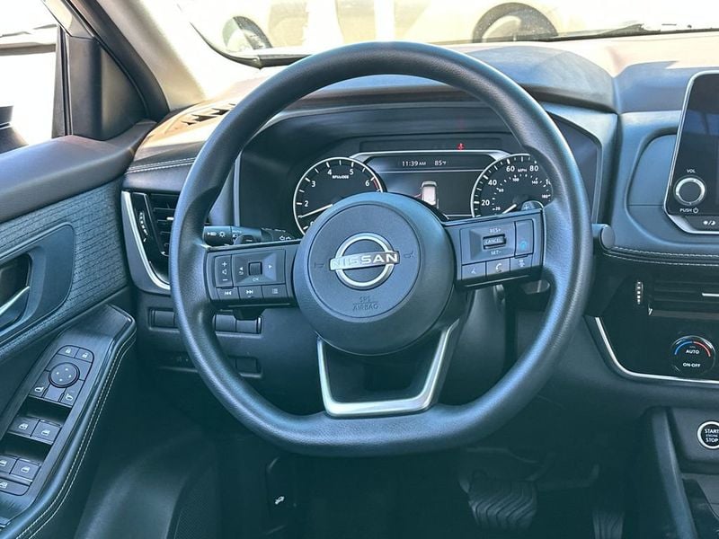 2022 Nissan Rogue FWD SV - 22952151 - 17