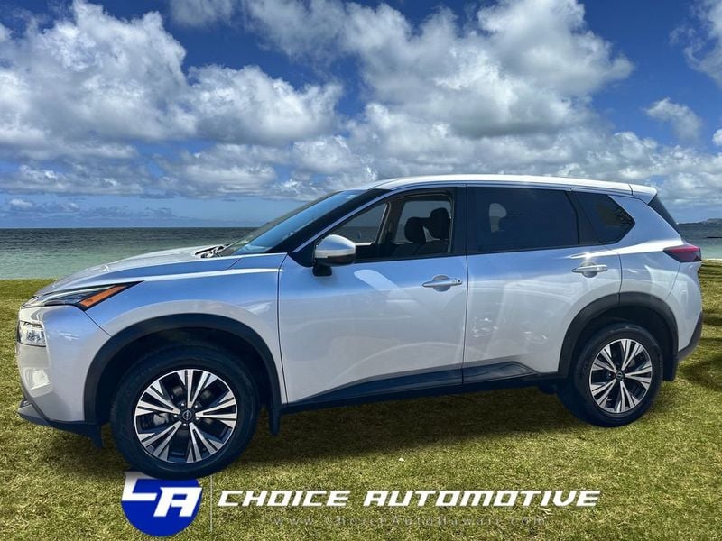 2022 Nissan Rogue SV photo 3
