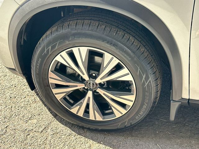 2022 Nissan Rogue FWD SV - 22955439 - 11