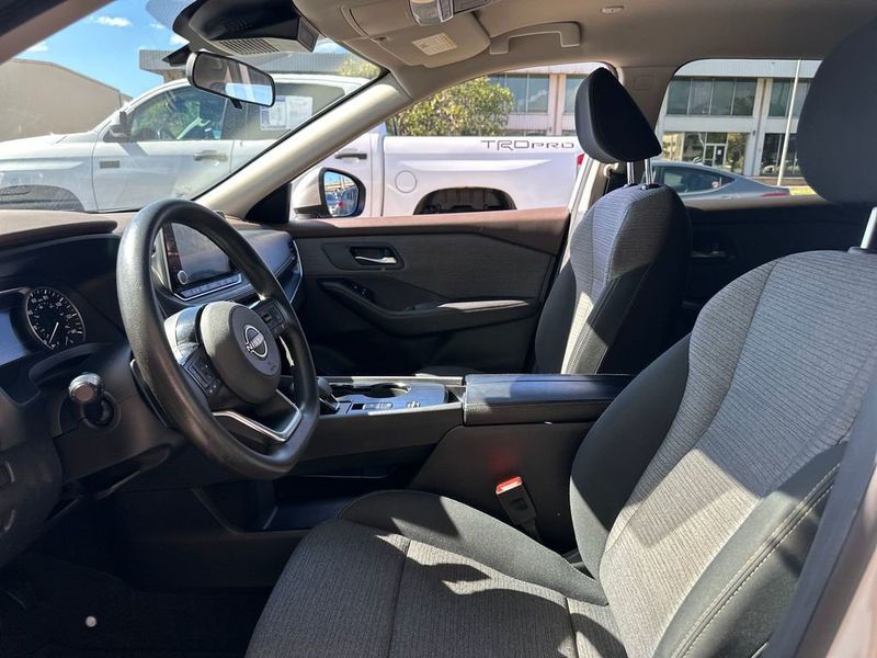 2022 Nissan Rogue FWD SV - 22955439 - 12