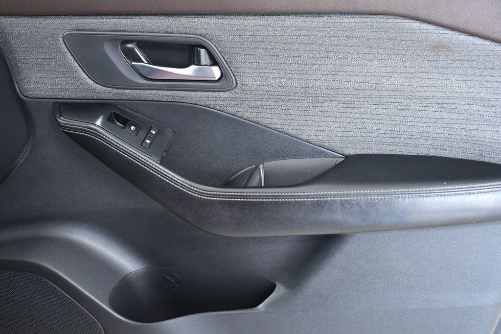 2022 Nissan Rogue FWD SV - 22984032 - 17