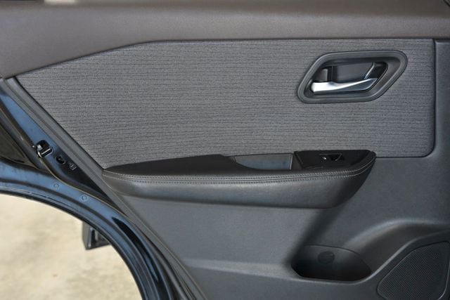 2022 Nissan Rogue FWD SV - 23028796 - 10