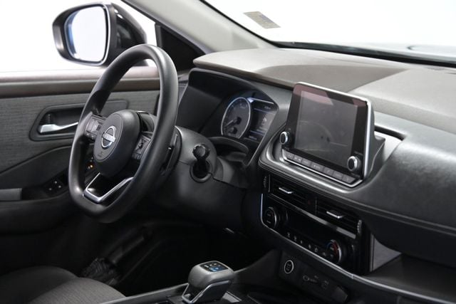 2022 Nissan Rogue FWD SV - 23028796 - 16