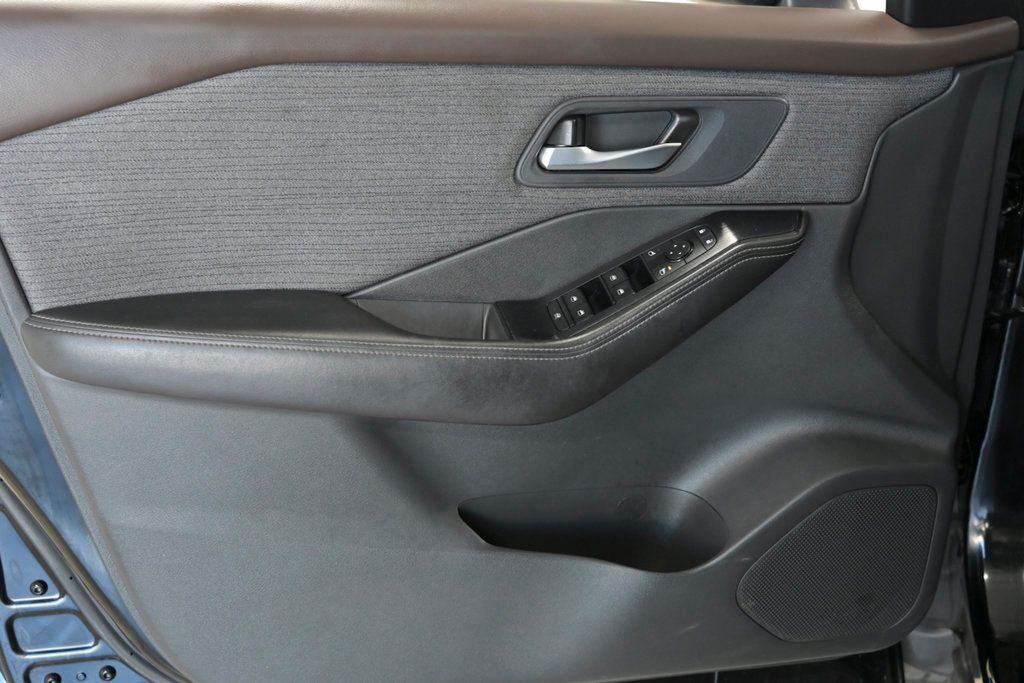 2022 Nissan Rogue FWD SV - 23028796 - 8