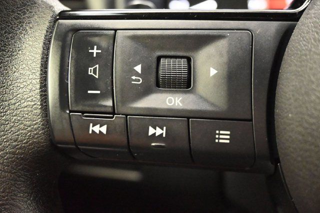 2022 Nissan Rogue FWD SV - 23069232 - 17