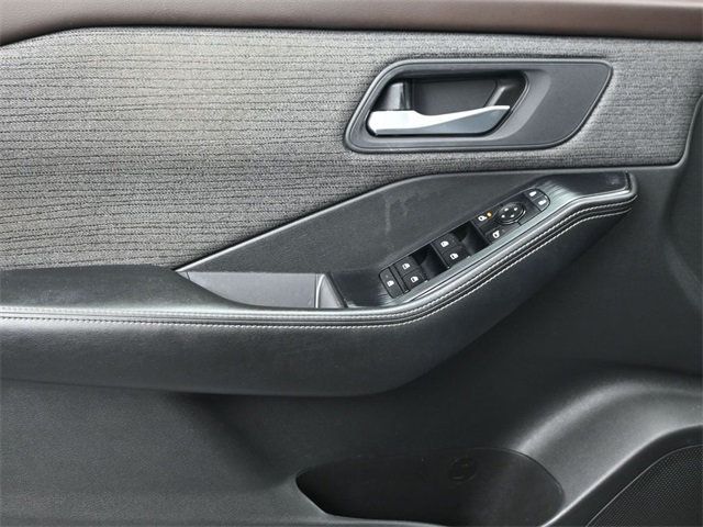 2022 Nissan Rogue FWD SV - 22957443 - 10