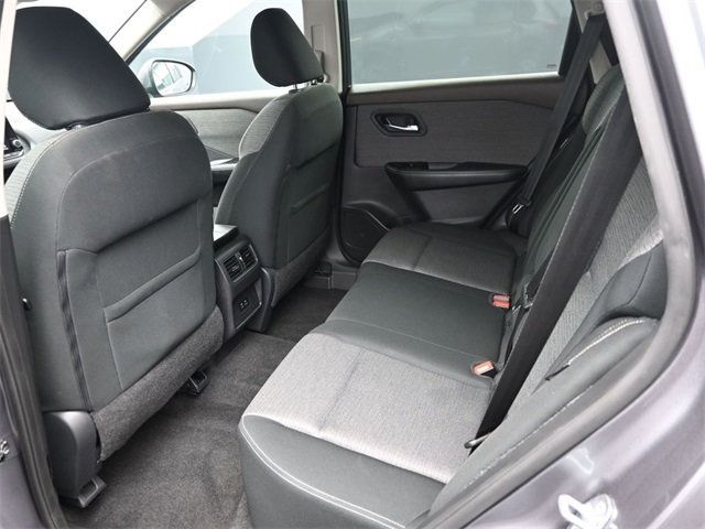 2022 Nissan Rogue FWD SV - 22957443 - 13