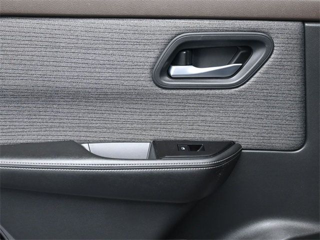 2022 Nissan Rogue FWD SV - 22957443 - 14