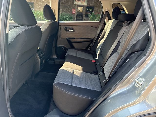 2022 Nissan Rogue FWD SV - 22892583 - 17