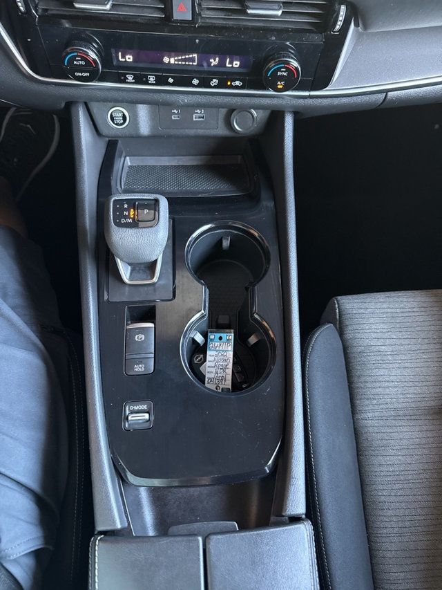 2022 Nissan Rogue FWD SV - 22892583 - 25