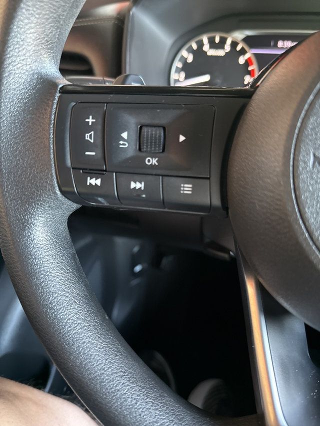 2022 Nissan Rogue FWD SV - 22892583 - 27