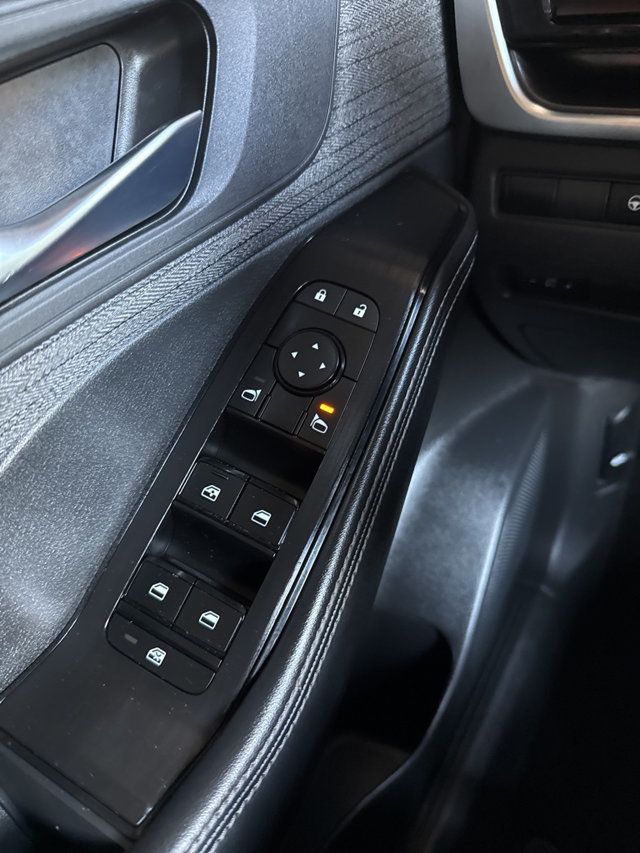 2022 Nissan Rogue FWD SV - 22892583 - 28