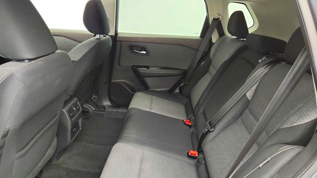 2022 Nissan Rogue FWD SV - 22966730 - 19