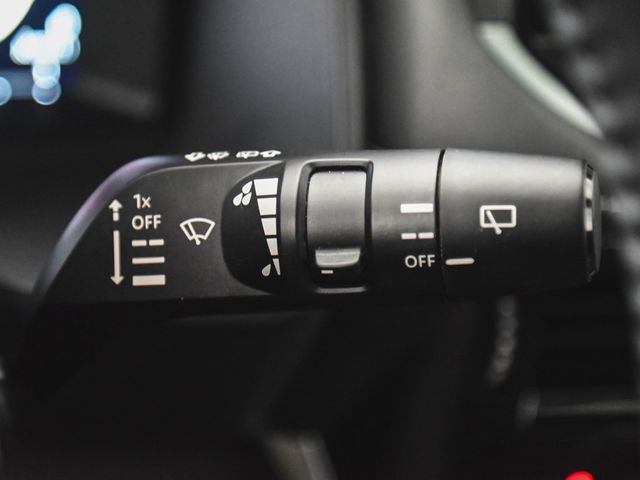 2022 Nissan Rogue Platinum - 22957353 - 28