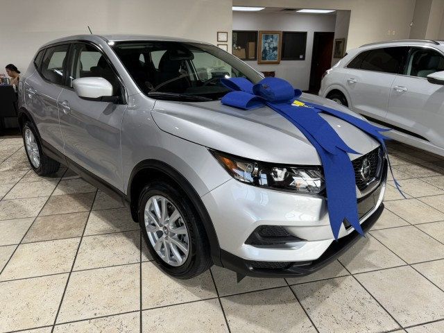 2022 Nissan Rogue Sport S photo 3