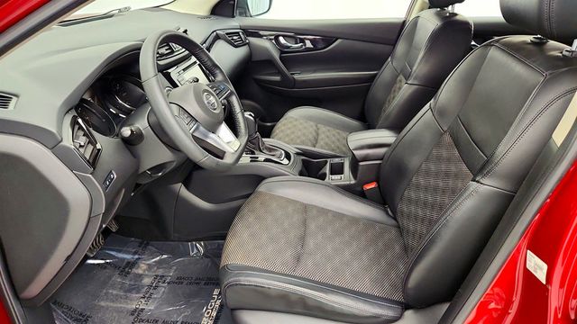 2022 Nissan Rogue Sport AWD SV with Technology Package - 22971204 - 18