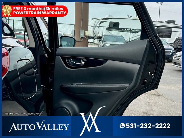 2022 Nissan Rogue Sport SL Sport Utility 4D - 22988968 - 24